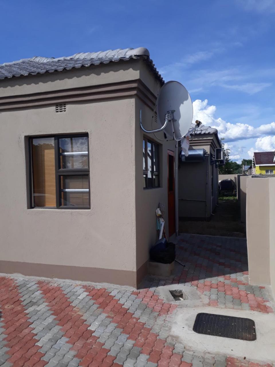 Eros Guest Inn Francistown Zewnętrze zdjęcie